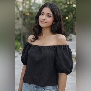 Abercrombie & Fitch Off-Shoulder Black Blouse